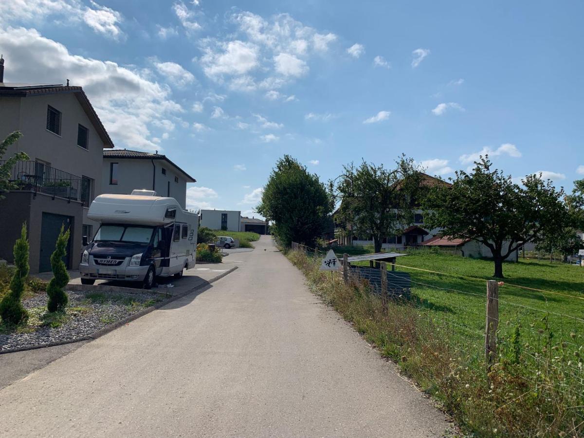 La Sonnaz C&C Motorhome/Rv/Caravan/Van Park מראה חיצוני תמונה